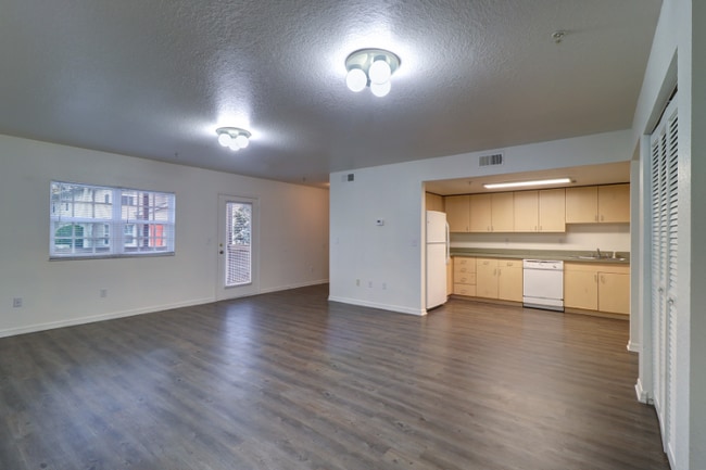 Photo - 8147 46th Ave N (Saint Petersburg, FL) Apartment