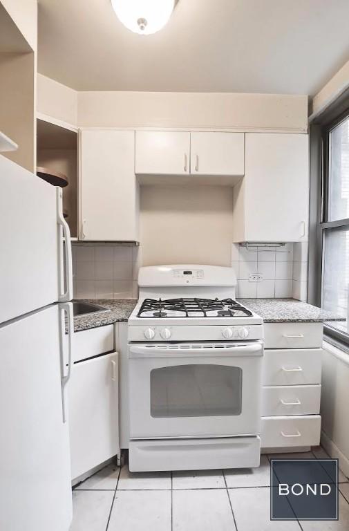 Foto del edificio - 301 E 38th St