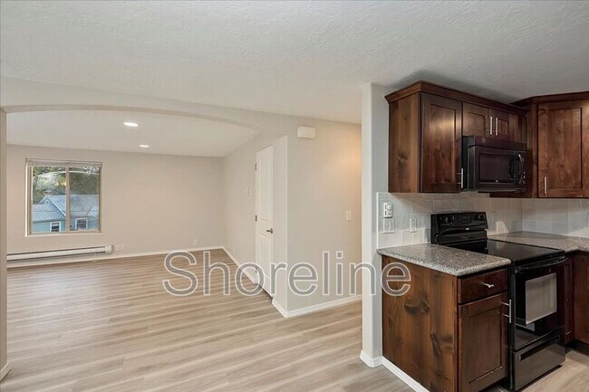 Building Photo - 2111 Brittany Ln
