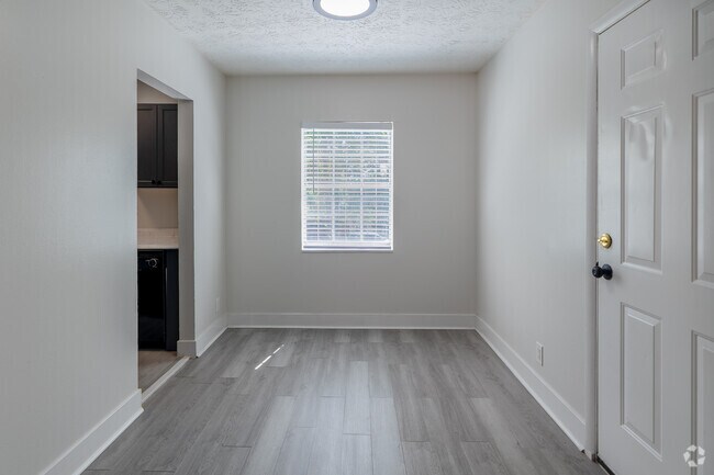1 dormitorio, 1 baño - 980 pies cuadrados - Comedor - Avner Holdings