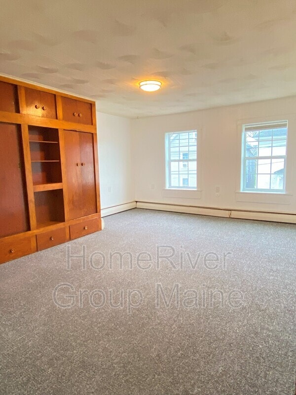 26 Elm St Unit Apt 2R, Lewiston, ME 04240 Condo for Rent in Lewiston