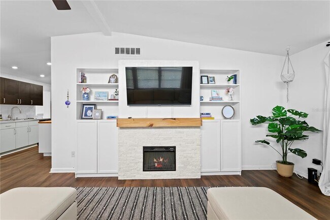 Foto del edificio - 2407 S Lois Ave