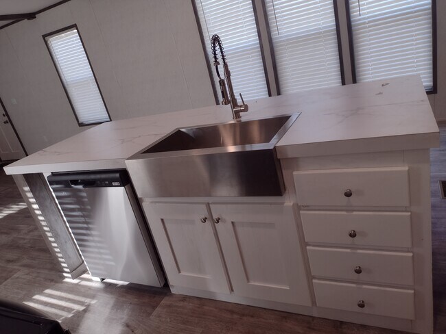 Foto del edificio - 39784 S Thibodeaux Rd