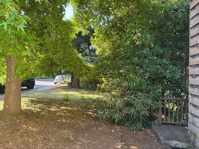 Building Photo - 2 Bedroom in Great S. Eugene Location