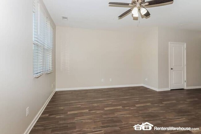 Building Photo - Modern 3 x 2.5 Townhome in Hampton
