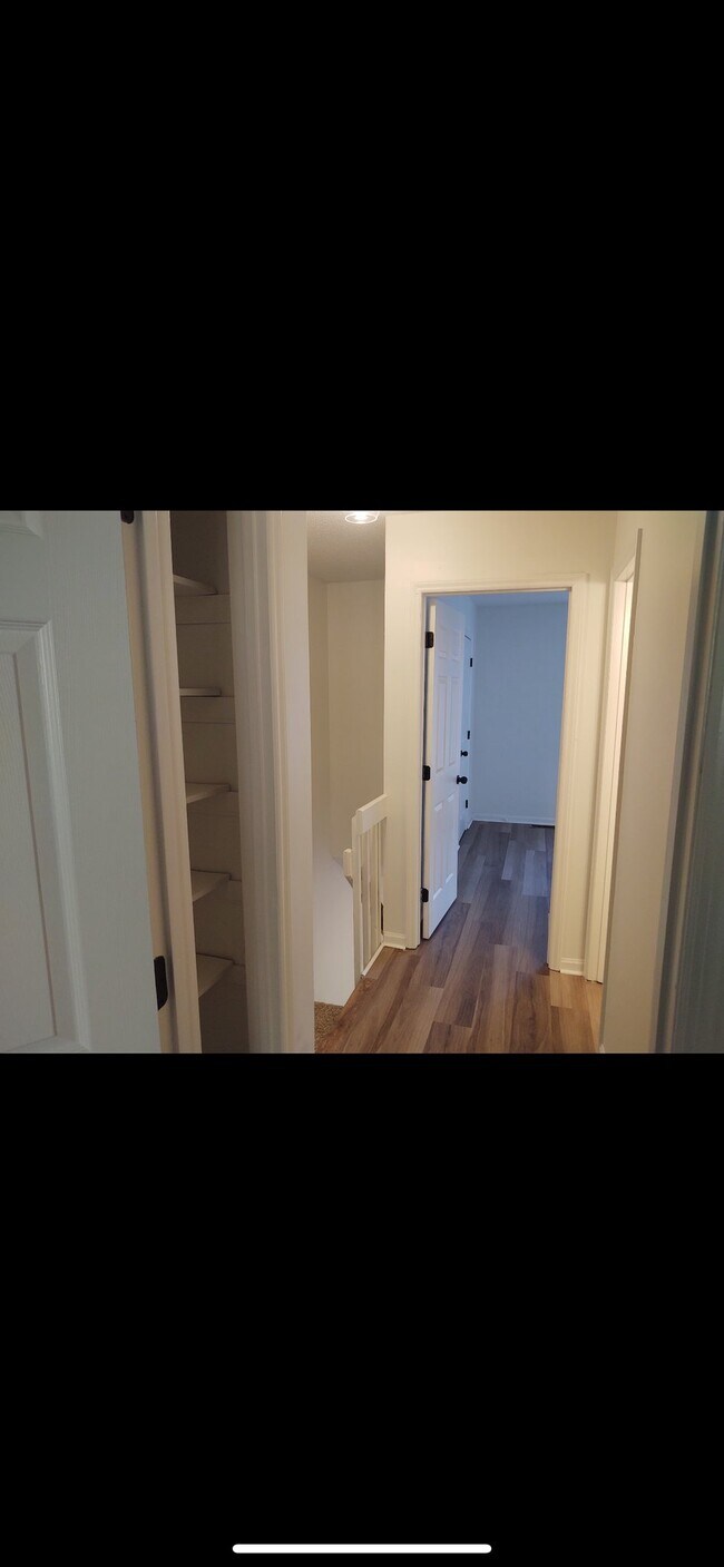 Foto del edificio - 3945 Briarhill Dr