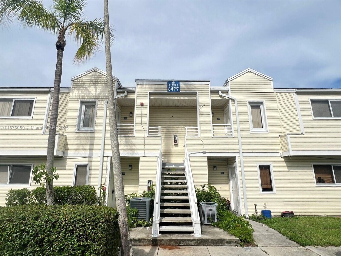 Primary Photo - 3477 NW 44th St