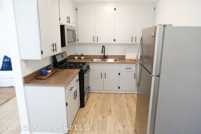 Building Photo - 2626 S Orange Dr