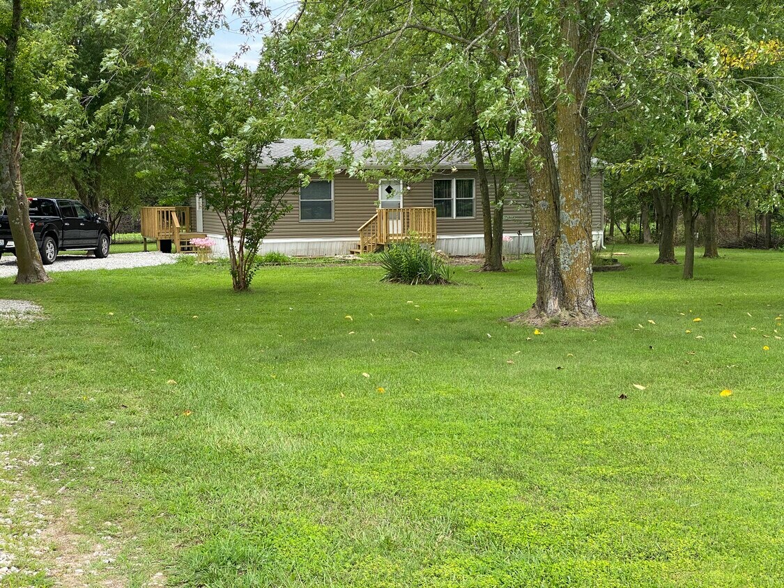 4742 S 140th Rd, Bolivar, MO 65613 House Rental in Bolivar, MO
