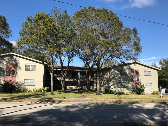 Building Photo - 1 Bed/1 Bath - Unit 16