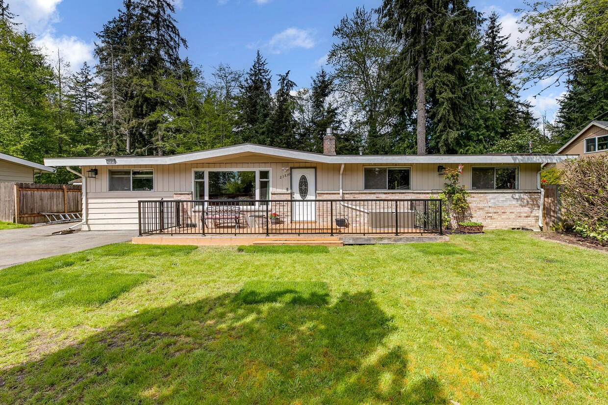 Foto principal - 21810 Vine Rd Brier, WA 98036 $3,200 Per M...