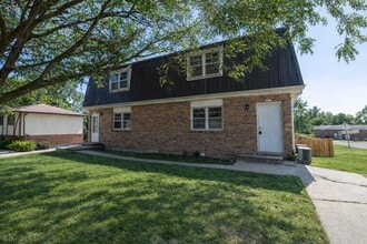 Building Photo - 6108 E St Charles Rd