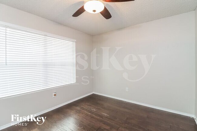 Building Photo - 6200 Winnebago Ct