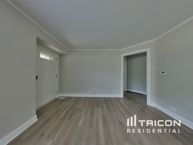 Foto del edificio - 61 E Helen Rd
