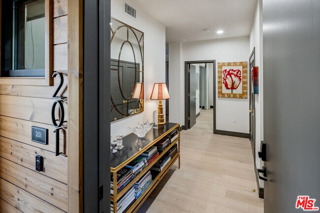 Foto del edificio - 118 Orlando Ave