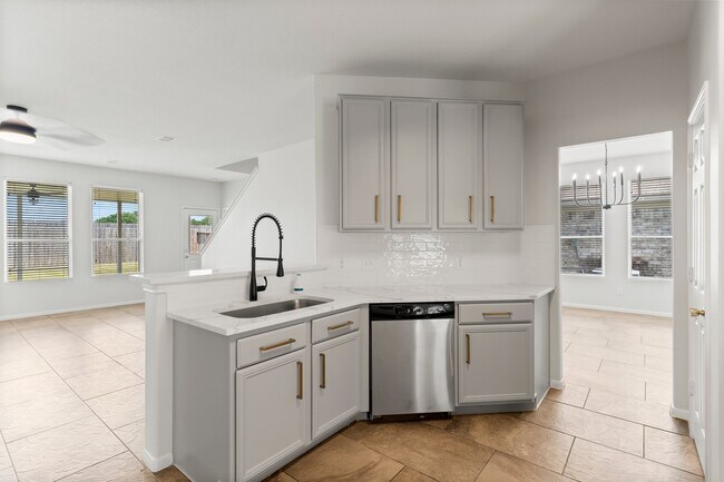 Building Photo - 2437 Aspen Dale Dr