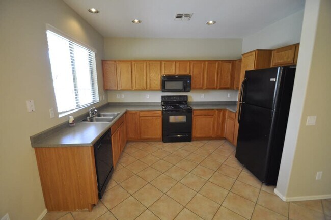 Foto del edificio - 5790 W Golden Ln