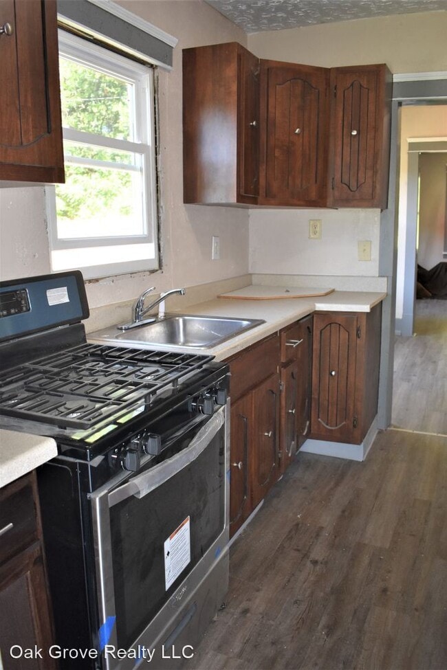Building Photo - 3 br, 1 bath House - 380 McClure Ave