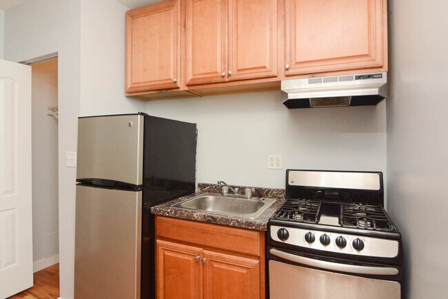 Foto del edificio - 7456 N Greenview Ave