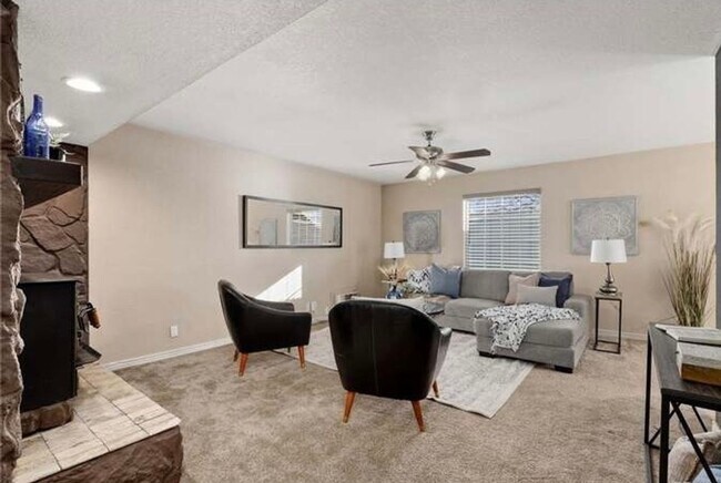 Foto del edificio - 1050 Locust Pl