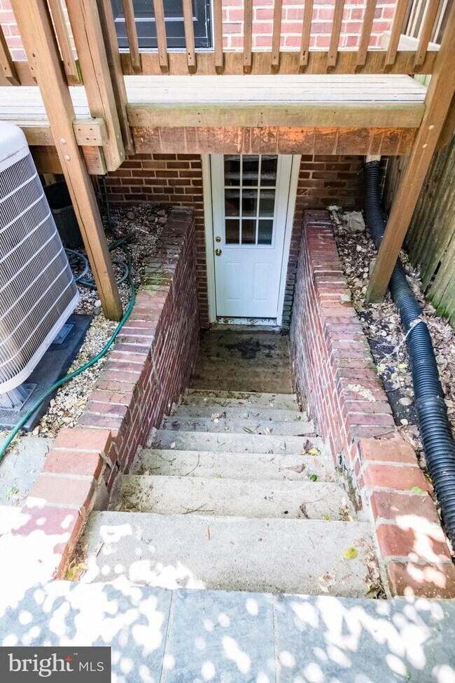 Foto del edificio - 4817 Reservoir Rd NW