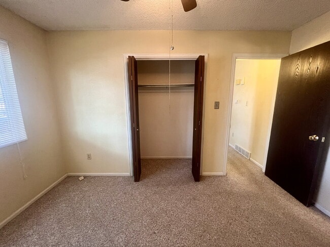 Foto del edificio - Main Level One Bedroom Now Ready