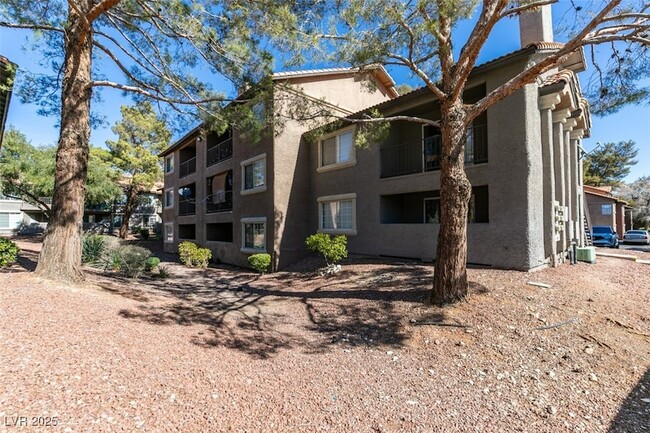 Building Photo - 2750 Durango Dr