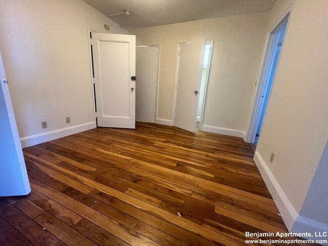 Building Photo - 512 Belmont St