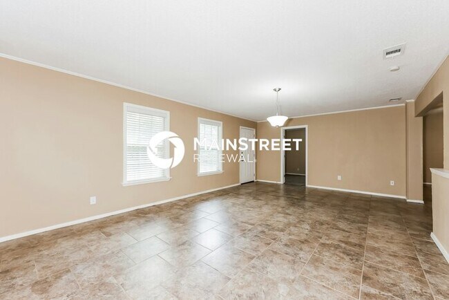 Foto del edificio - 4 Bedroom Pet-Friendly Home in Arlington, TX with Main Street Renewal