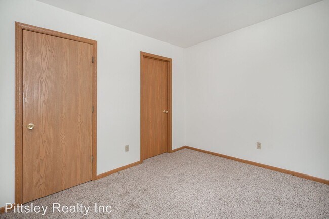 Foto del edificio - 2 br, 2 bath Apartment - 815 Fotis Drive