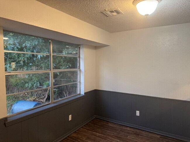Building Photo - 3 bed one bath all new inside ready for mo...