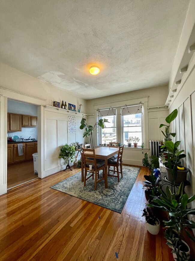 Foto del edificio - 134 Englewood Ave