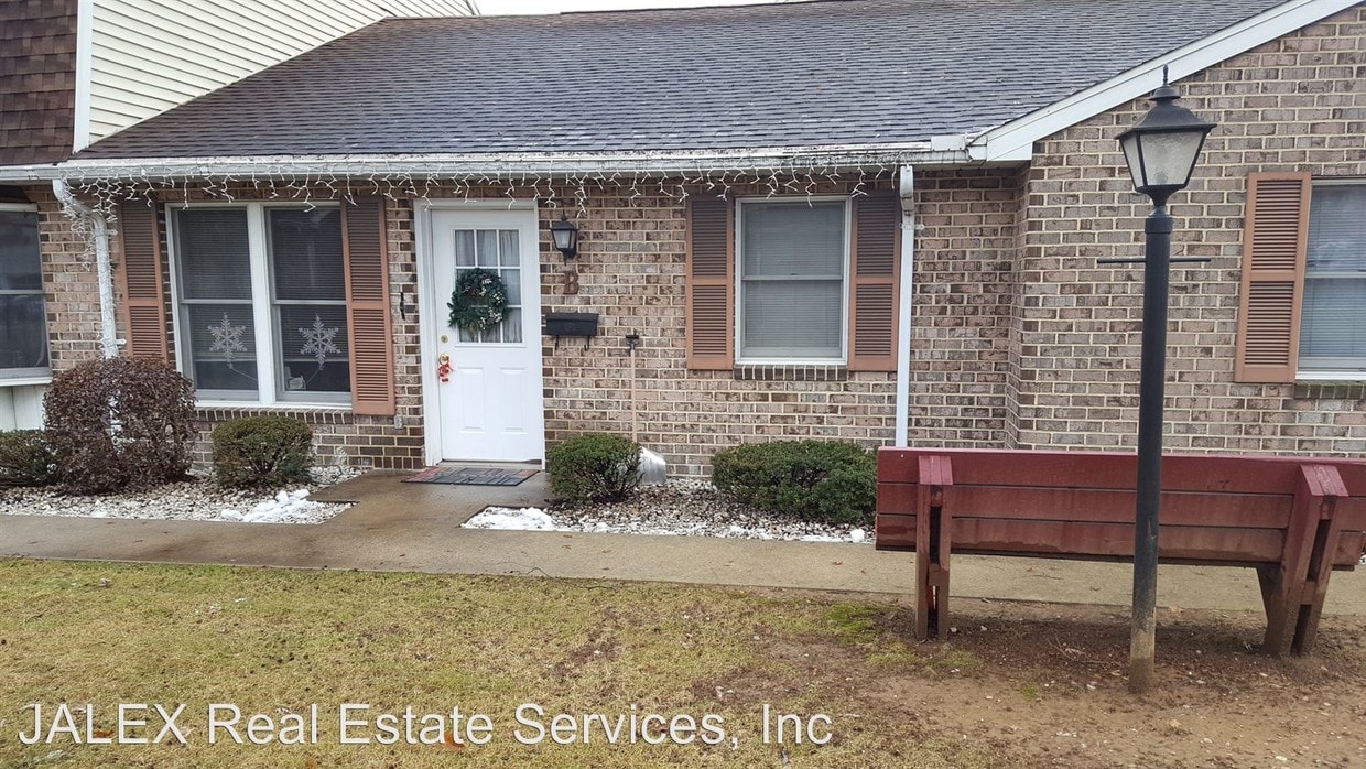 Primary Photo - 2 br, 1 bath House - 521 B W. King Street
