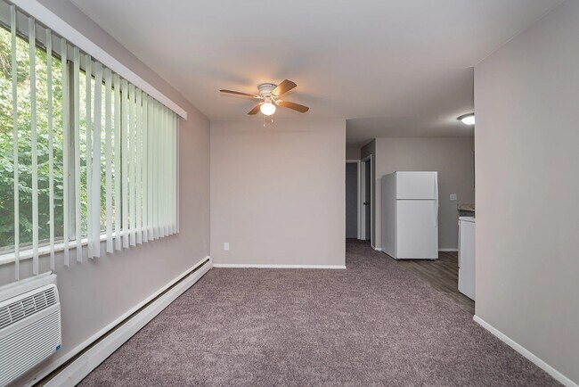 Foto del edificio - 5875 Renee Ct