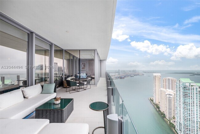 Building Photo - 300 Biscayne Blvd