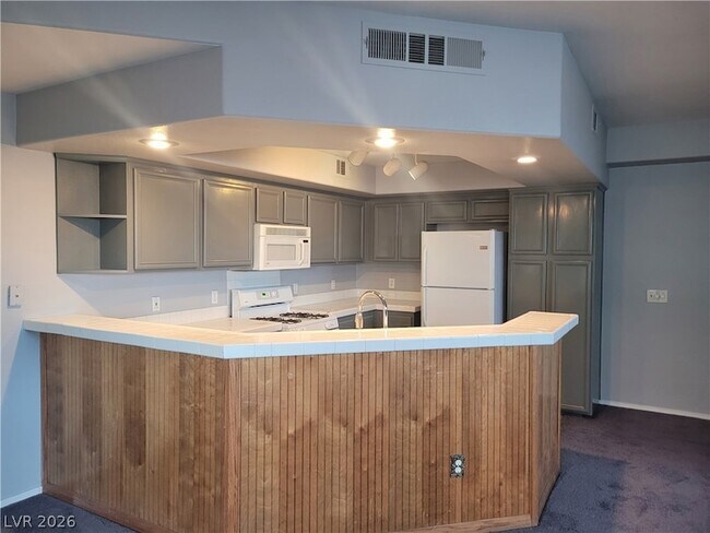 Building Photo - 6917 Cobre Azul Ave