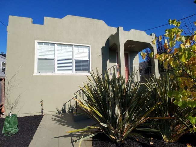 Building Photo - 138 San Carlos Ave