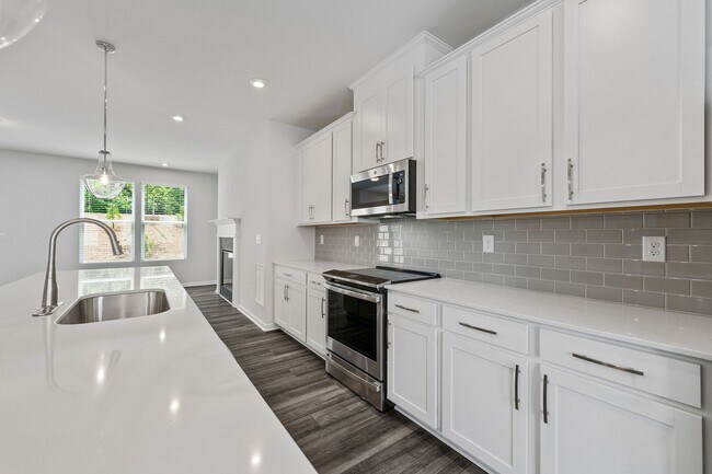 Foto del edificio - BRAND NEW Townhome located in Westside Ben...