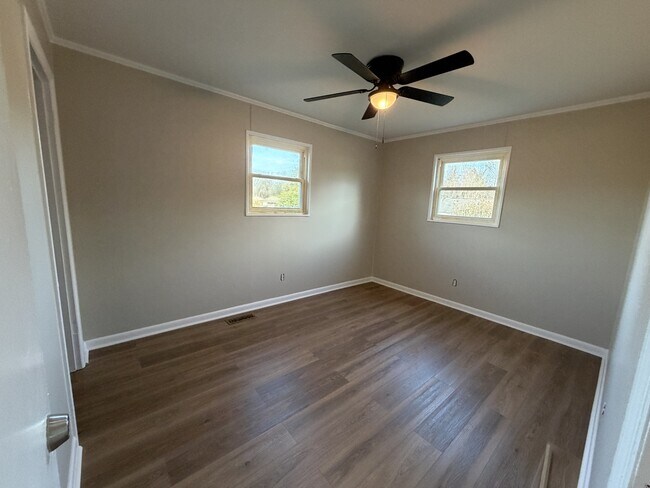 Building Photo - 307 Nancy Dr