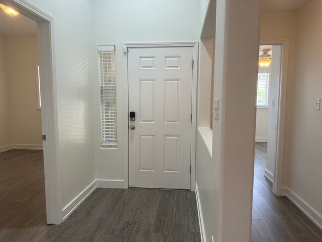 Building Photo - 4 Bdrm + 2 Bath  **READY NOW!