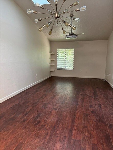 Foto del edificio - 234 Highlands Glen Cir