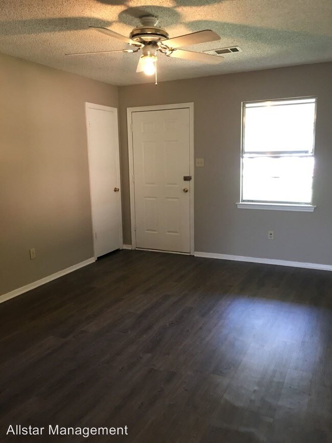 Building Photo - 3 br, 1.5 bath House - 6450 Heather