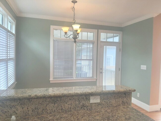 Building Photo - Beautiful 4 Bedroom Home in Chapel Hill