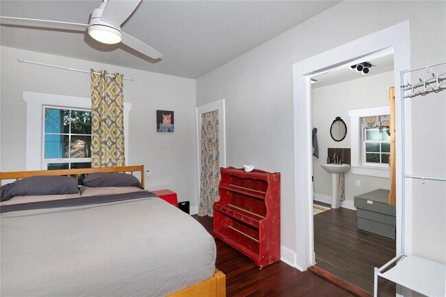 Foto del edificio - 835 Old Ranch Rd 12