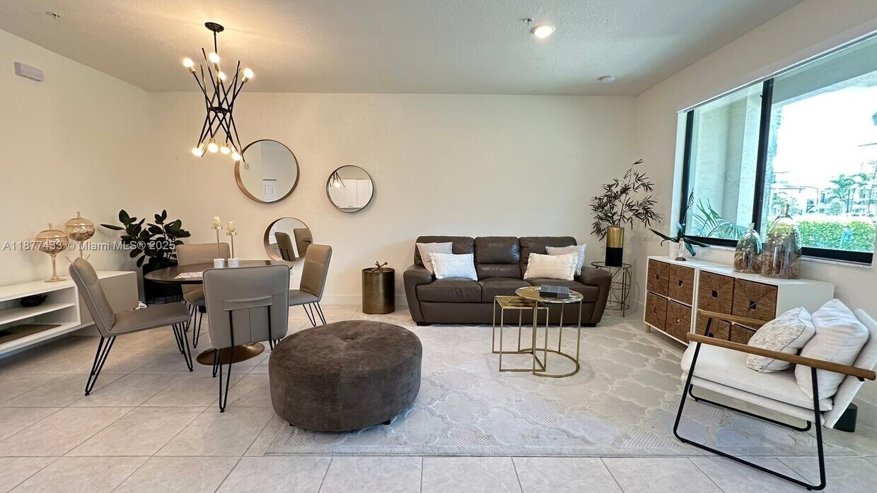 Foto principal - 4640 NW 84th Ave