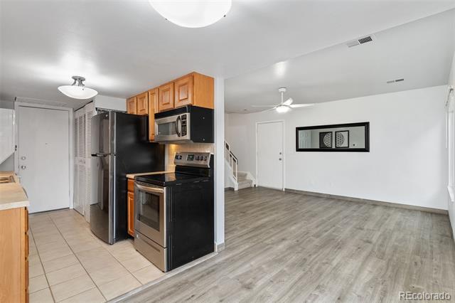 Building Photo - 7999 Chase Cir