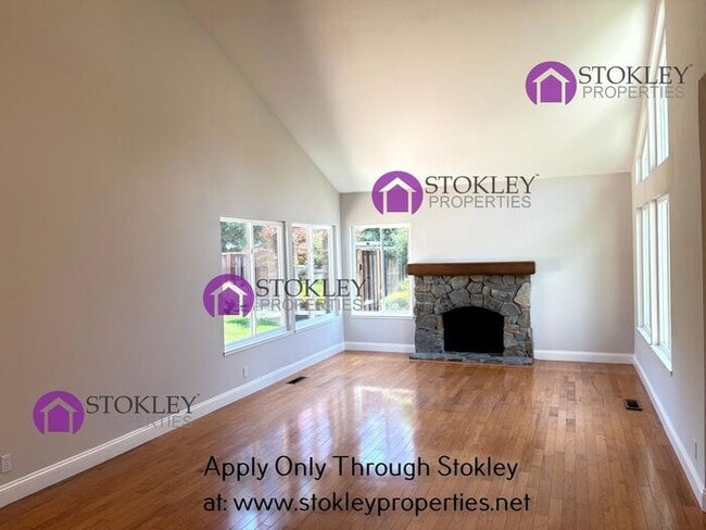 Building Photo - 5958 Vía del Cielo