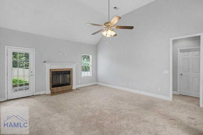 Foto del edificio - 158 Ashley Ln
