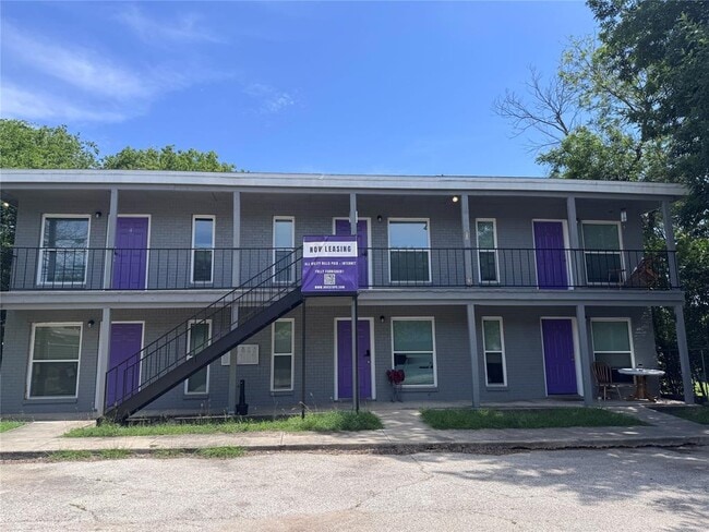 Building Photo - 109 E Dean Ave