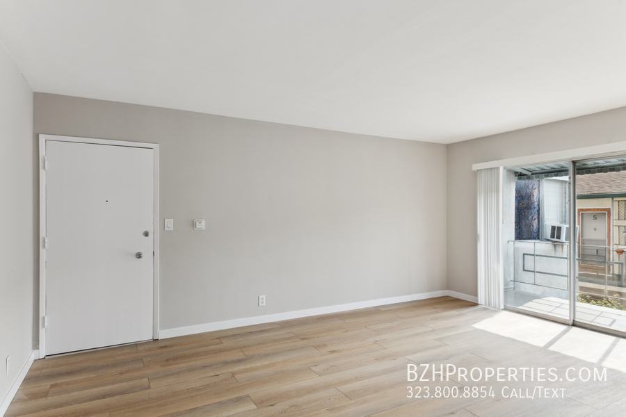 Primary Photo - 1028 1/2 N Edinburgh Ave-#5